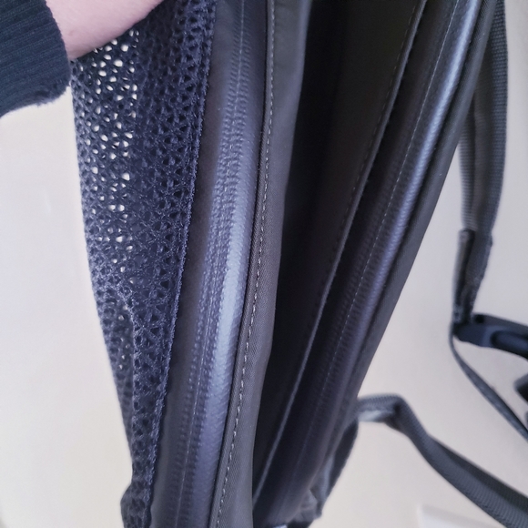 Lululemon NWT All Hours Belt Bag - Olive/Black O/S - Picture 10 of 11